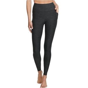 Victoria’s Secret Incredible Essential Legging size 10